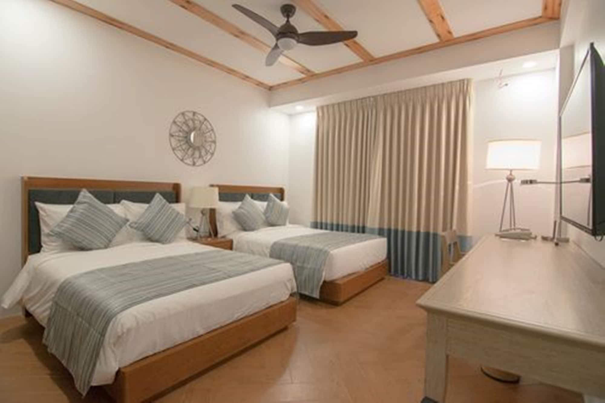 Thunderbird Resorts - Rizal Binangonan Екстериор снимка