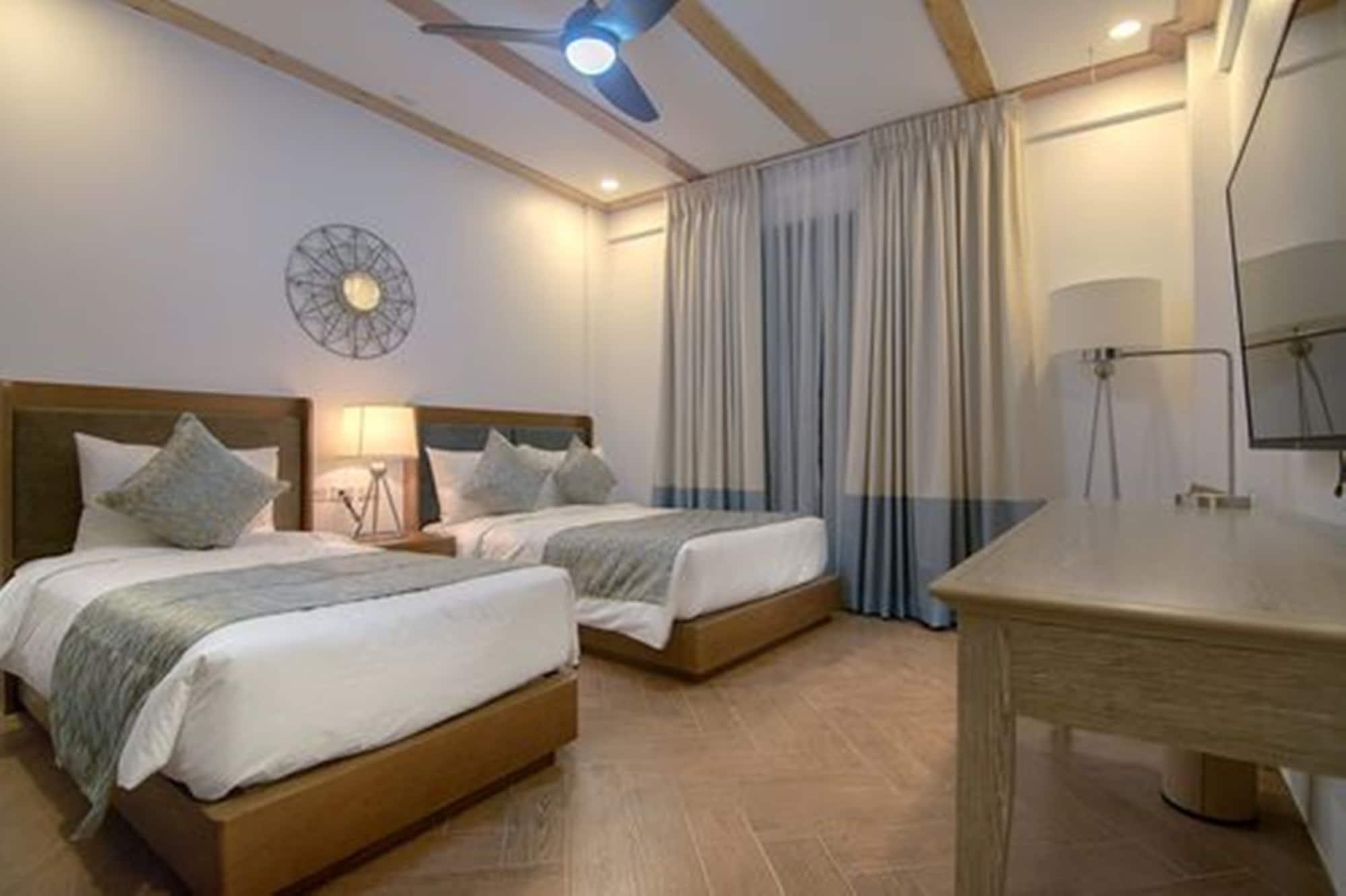 Thunderbird Resorts - Rizal Binangonan Екстериор снимка
