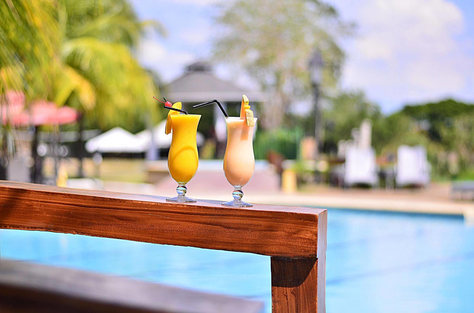 Thunderbird Resorts - Rizal Binangonan Екстериор снимка