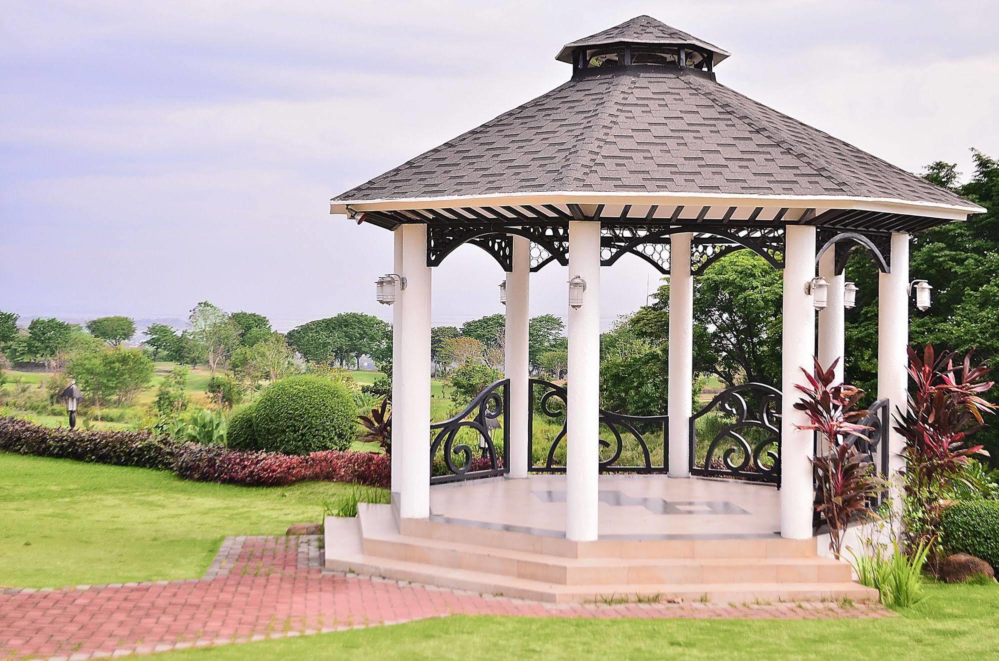 Thunderbird Resorts - Rizal Binangonan Екстериор снимка