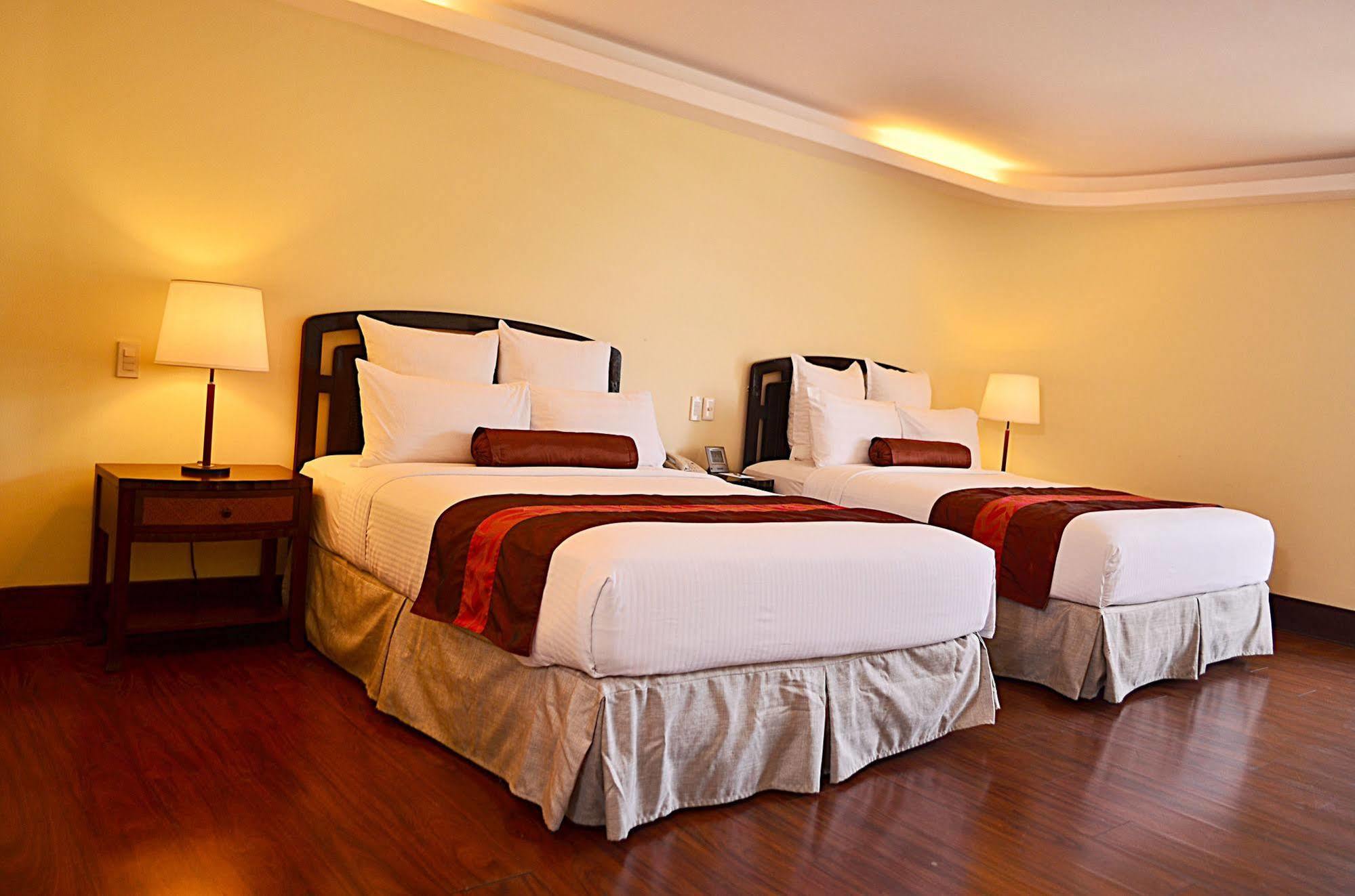 Thunderbird Resorts - Rizal Binangonan Екстериор снимка