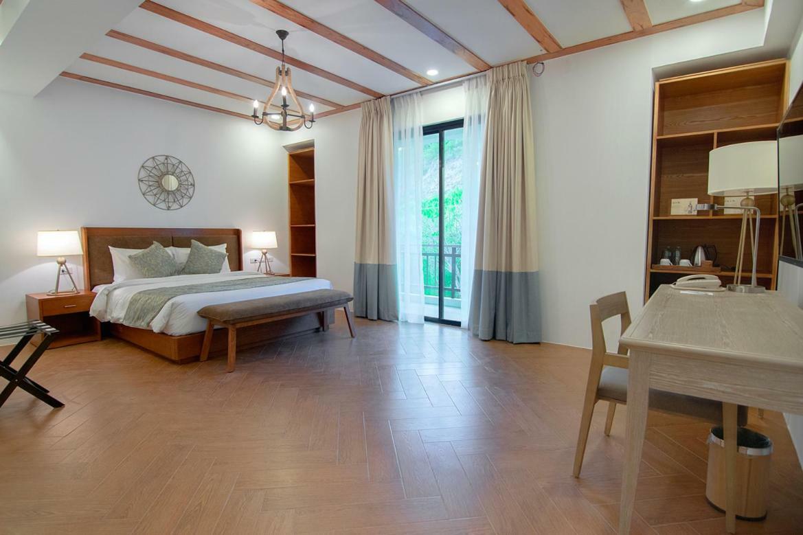 Thunderbird Resorts - Rizal Binangonan Екстериор снимка