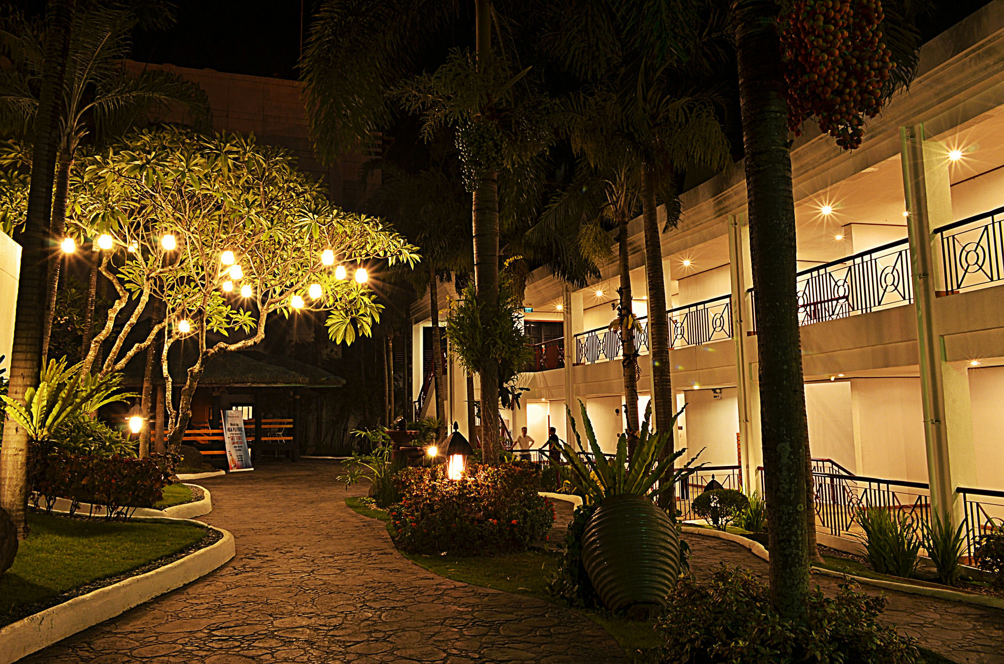 Thunderbird Resorts - Rizal Binangonan Екстериор снимка