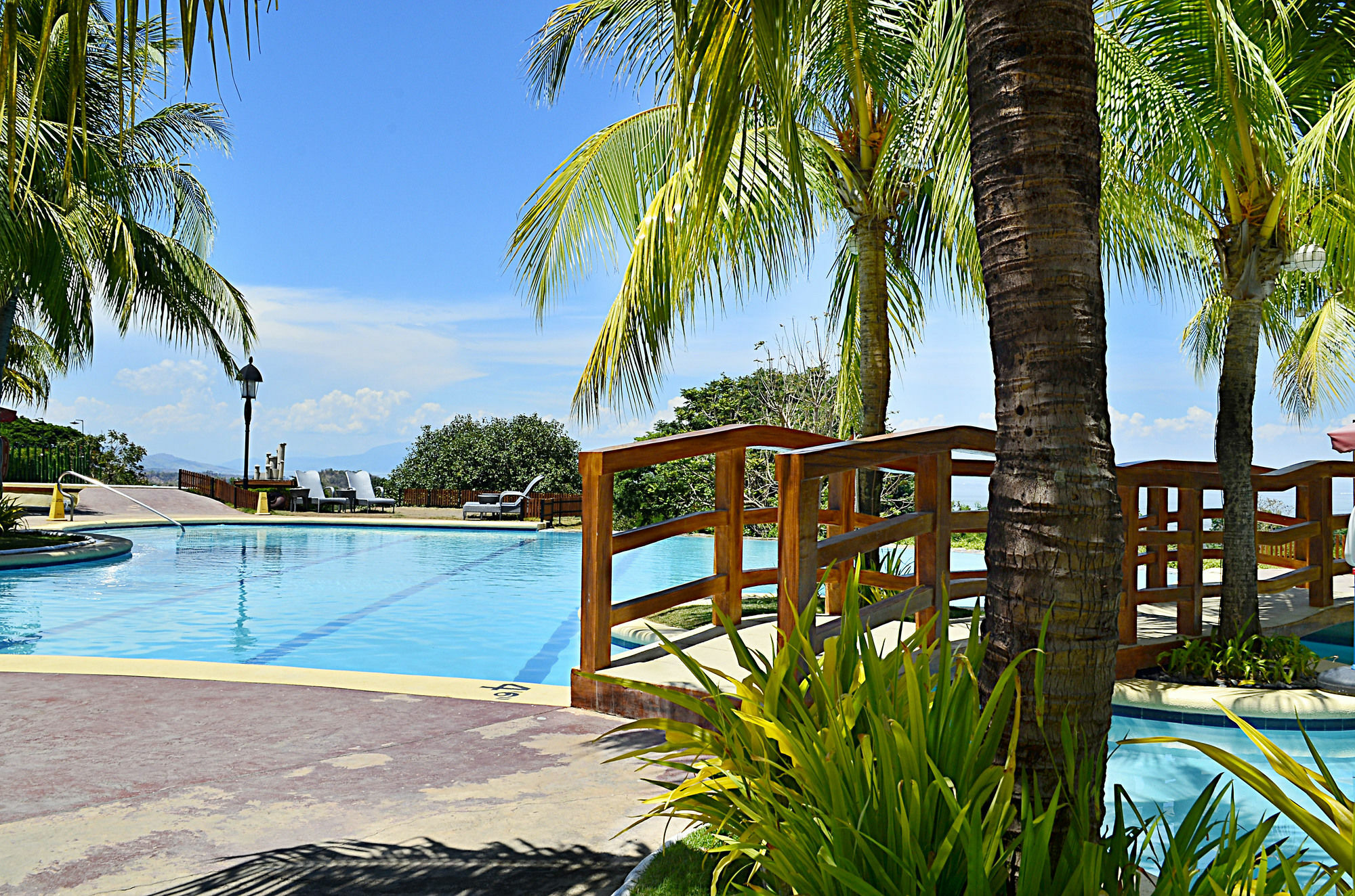 Thunderbird Resorts - Rizal Binangonan Екстериор снимка